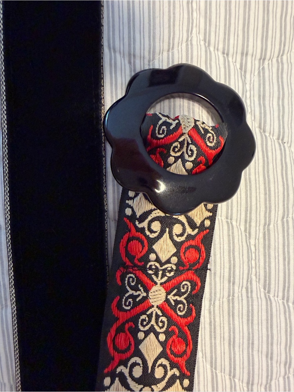 Handmade reversible ribbon belt with black & red scroll and velvety black